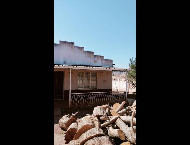 2 BEDROOM HOUSE FOR SALE IN LENASIA